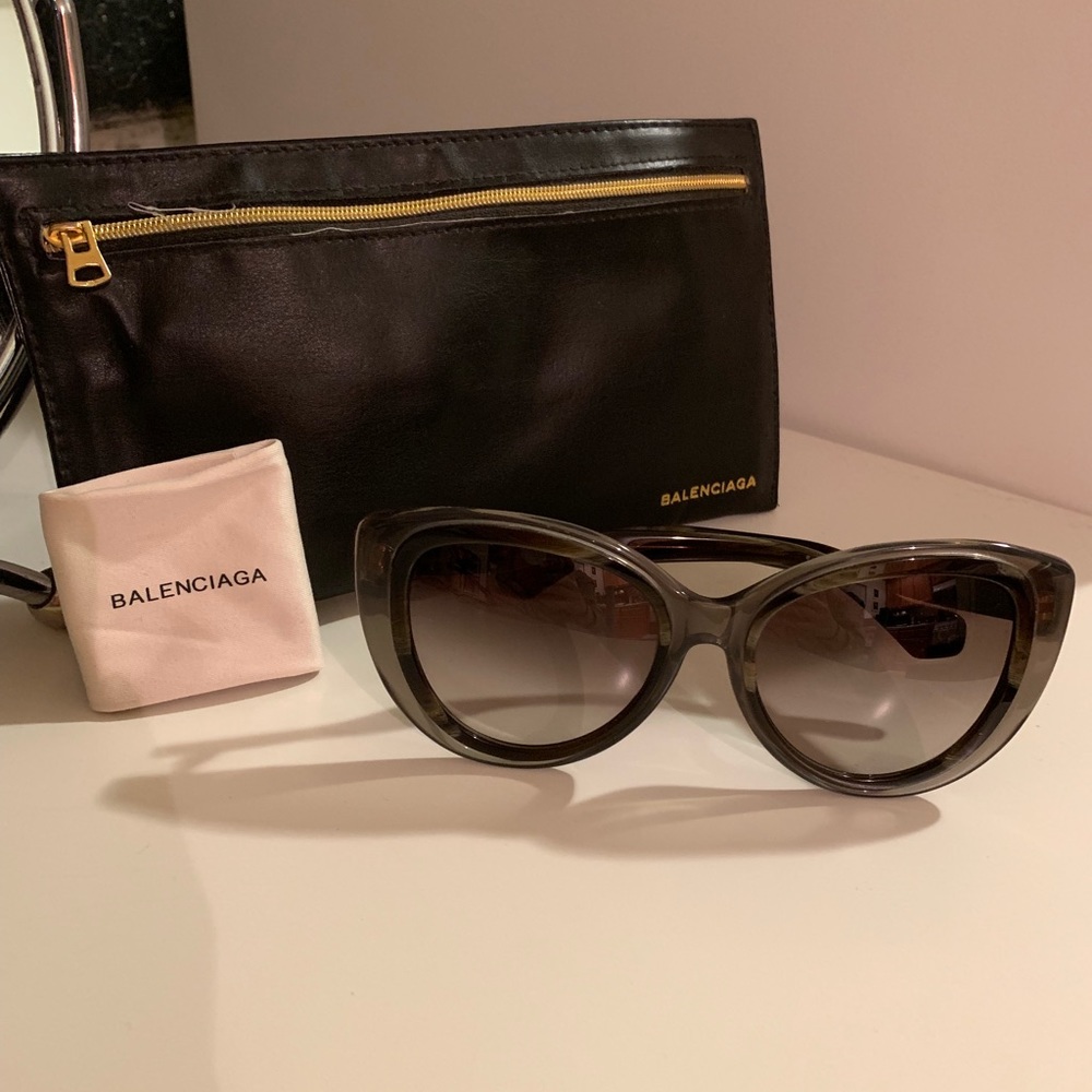 🔥PRICE DROP!! 🔥🔥Balenciaga Sunglasses